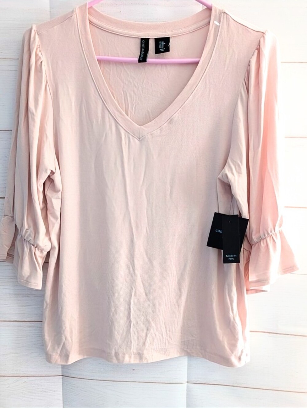 Cynthia Rowley Light Peach 🍑 V-Neck Puff Sleeve Top Size Medium